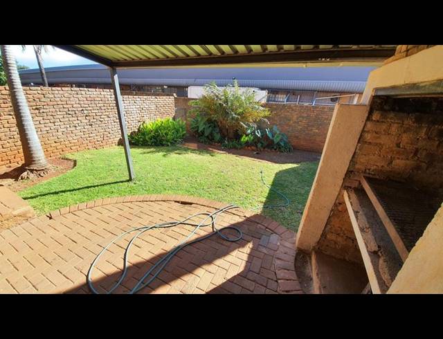 3 BEDROOM APARTMENT FOR SALE IN THE ORCHARDS